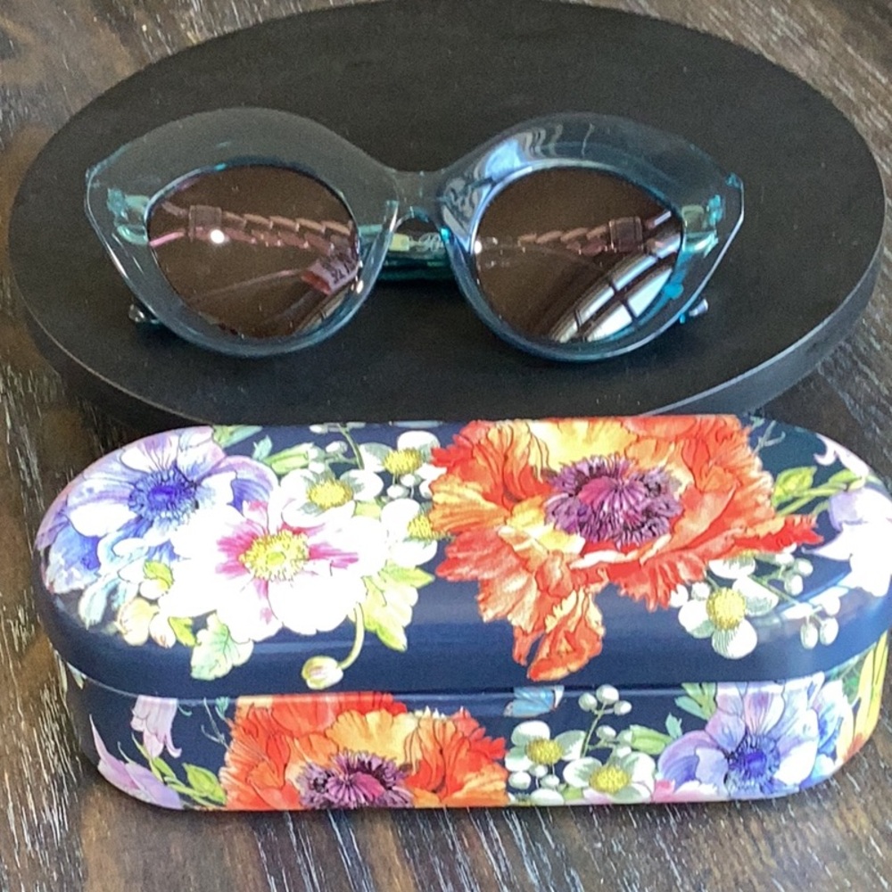 Brighton Meridian Suez Sunglasses NWT in Case